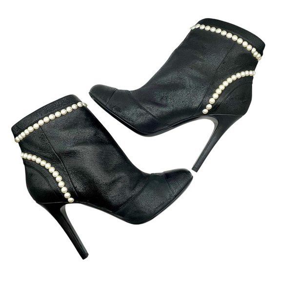 CHANEL Pearl Ankle Boots Black Leather EU 38 US 8 - Picture 15 of 16